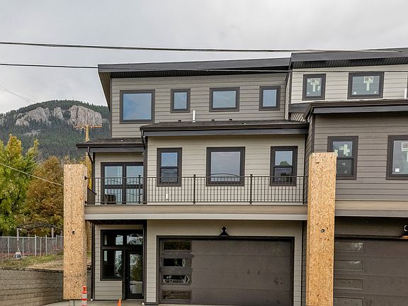3rd image of 2211 Hauser Blvd