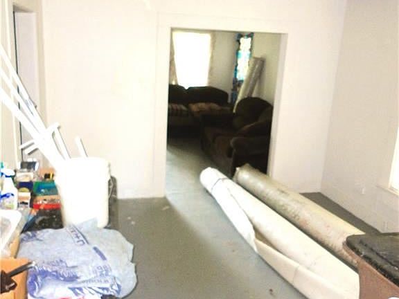 4th image of 720 Johnston Ave