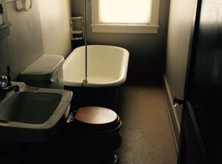 952 W 11th Ave, Oshkosh, WI 54902