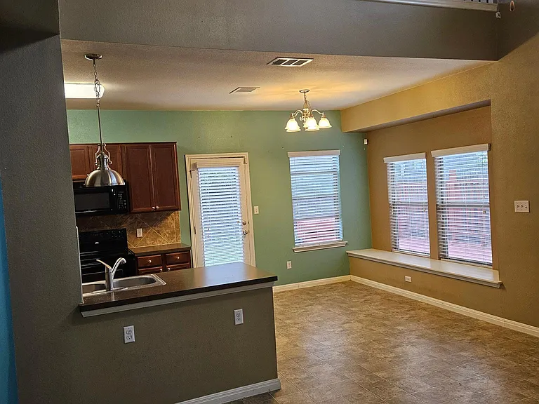 12836 Carillon Way — Photo 5