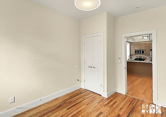 5th image of 314 Sumpter St #1