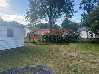 223 Hopkins St — Photo 8