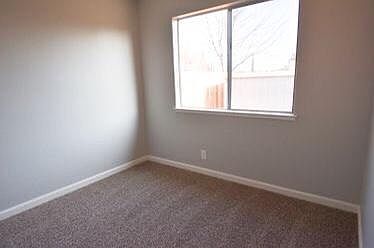4th image of 327 Oceana Dr