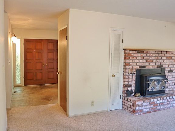 5th image of 3404 North St