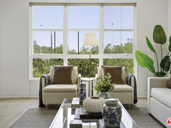 2700 E Chaucer St Unit 23, Los Angeles, CA 90065