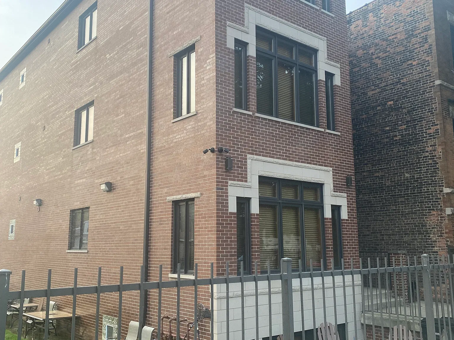 2 bed, 1250 sqft, $2,500 — Photo 1