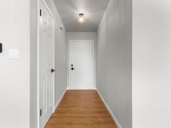 4th image of 414 Hallmark Dr #414