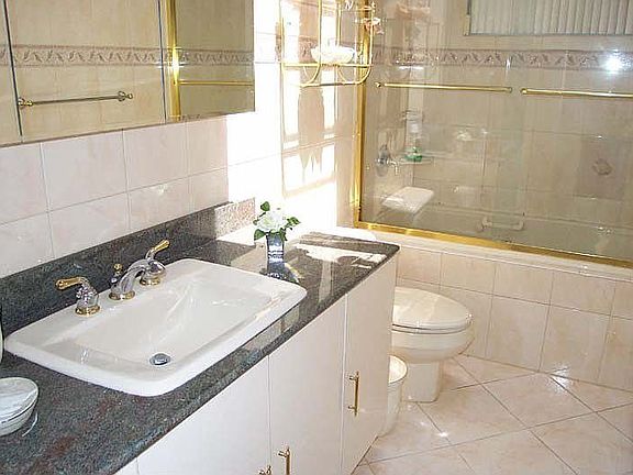 Updated and Bright Bath