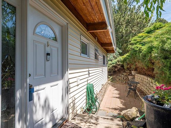2nd image of 1640 NE Upper Dr