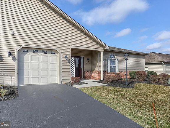 3rd image of 160 Leonard Ln