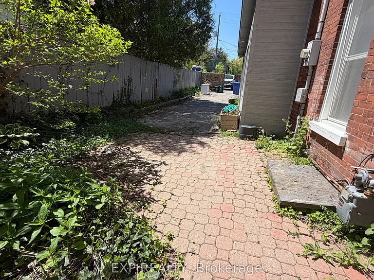 22 1st St #UPPER — Photo 18
