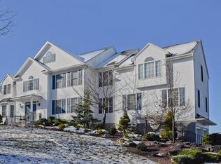 9 Oak Hollow Ln, Sparta, NJ 07871