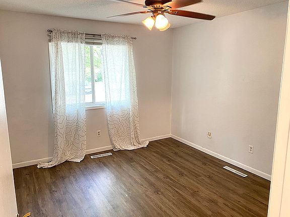 4th image of 315 Willowind Pl