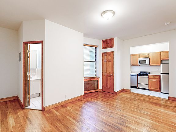 3rd image of 312 W 48th St APT 6