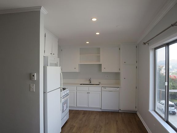 4th image of 1357 Edgecliffe Dr APT 4