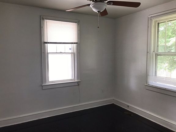 5th image of 28 W Sherwood Ave