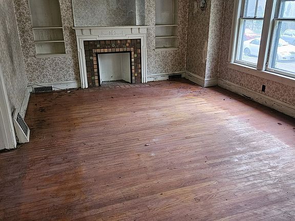 3rd image of 2539 W Winnemac Ave
