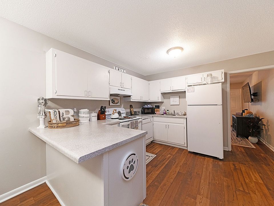 Fully equipped kitchen with generous counter space & cabinetry