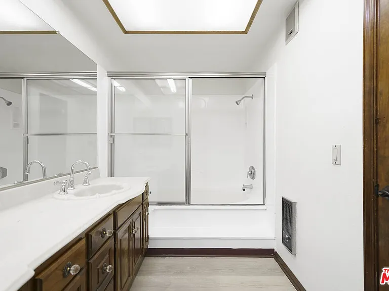 880 W 1st St #306 — Photo 25
