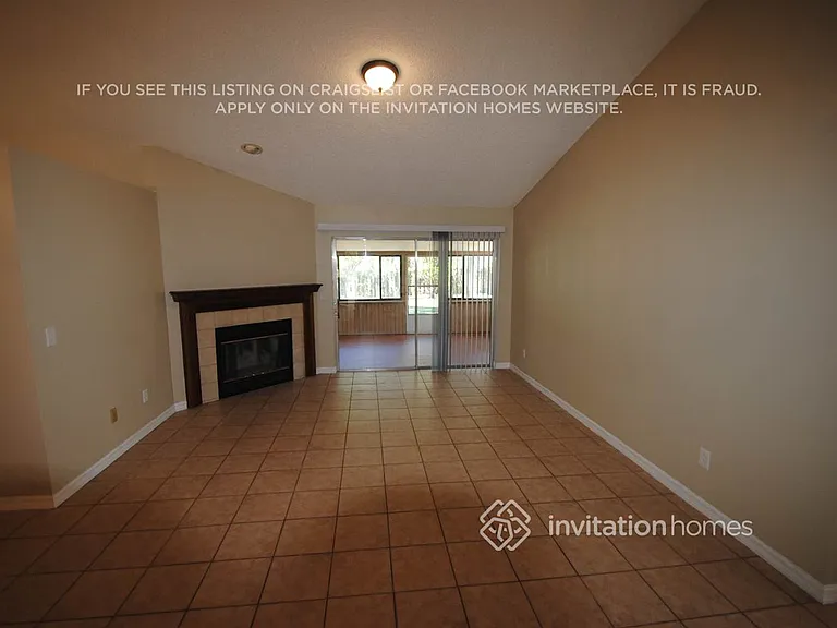 1009 Kasell Pl — Photo 2
