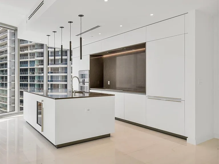 300 Biscayne Boulevard Way #7 — Photo 9