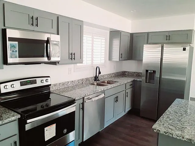 4213 Hampshire Ln — Photo 9
