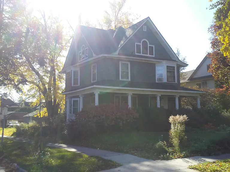 2122 Marshall Ave — Photo 5