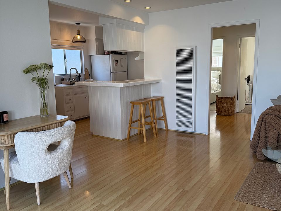 1st image of 438 Begonia Ave #438.5