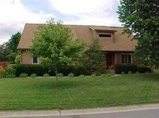 1040 Barcelona Dr, Greenwood, IN 46143