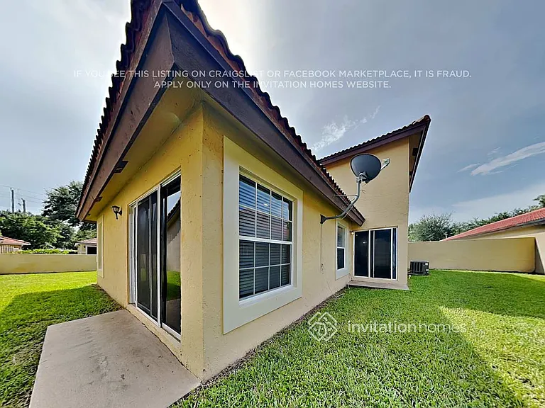 12190 Brisbane Ln — Photo 18