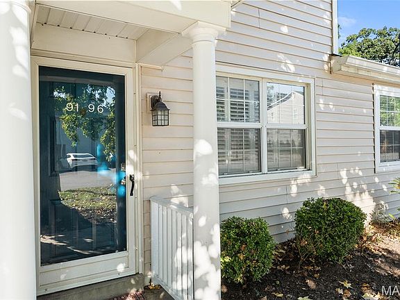 3rd image of 9196 Wrenwood Ln
