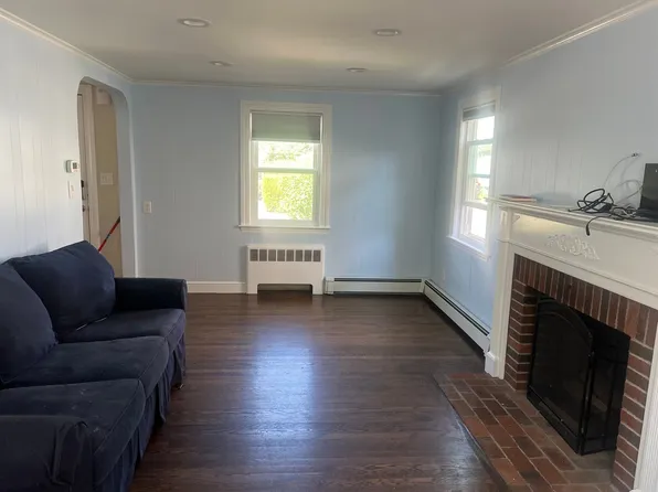 125 Thacher St, Milton, MA 02186