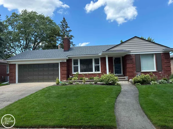 1072 S Brys Dr, Grosse Pointe Woods, MI 48236