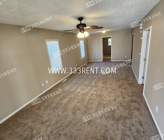103 SE 7th St — Photo 2