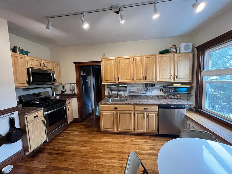 12 Verona St #6 — Photo 1