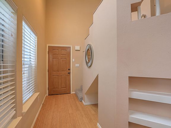 3rd image of 6924 Los Alisos Ct NW