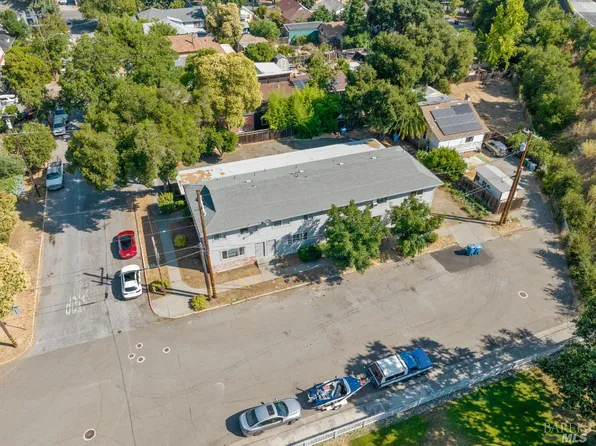 404 Lake Street, Cloverdale, CA 95425