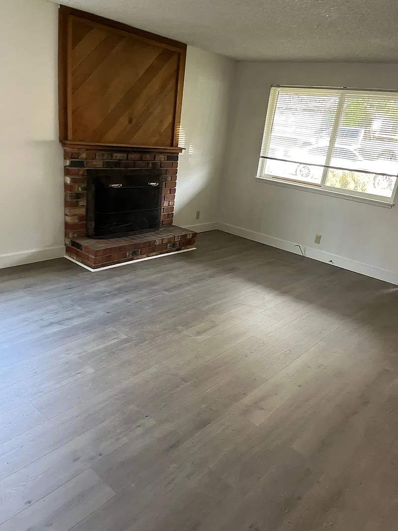 2 bed, 1.0 bath, 715 sqft, $1,650 — Photo 2