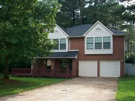 4 bed, 2.5 bath, $2,100 — Photo 1