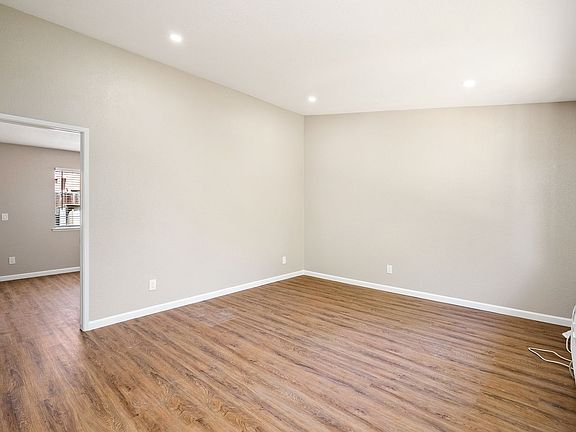 4th image of 7437 Santa Ysabel Ave #5e0f37fa5