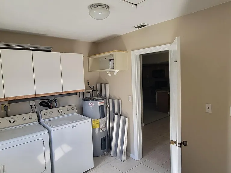 7104 NW 80th Ave — Photo 16