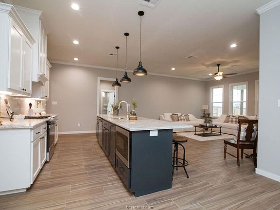 5th image of 1918 Cottonwood Creek Ln
