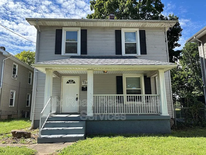 714 Poplar St