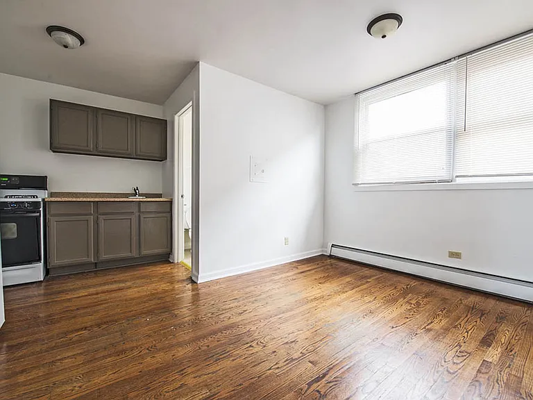 6832 S Crandon — Photo 42