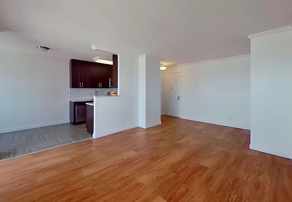 4th image of 747 10th Ave APT 31J