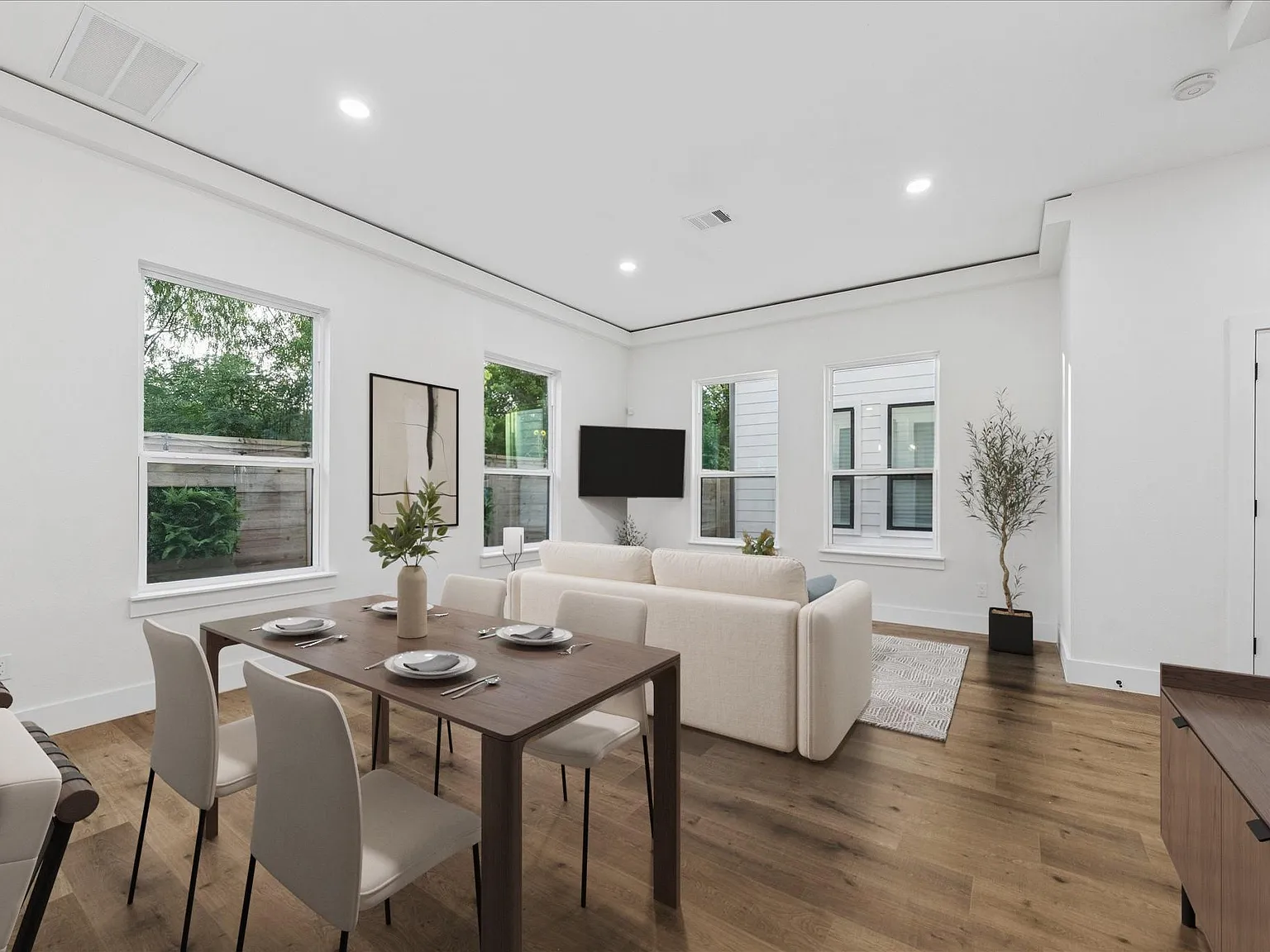 3 bed, 2.5 bath, 1794 sqft, $2,400 — Photo 4
