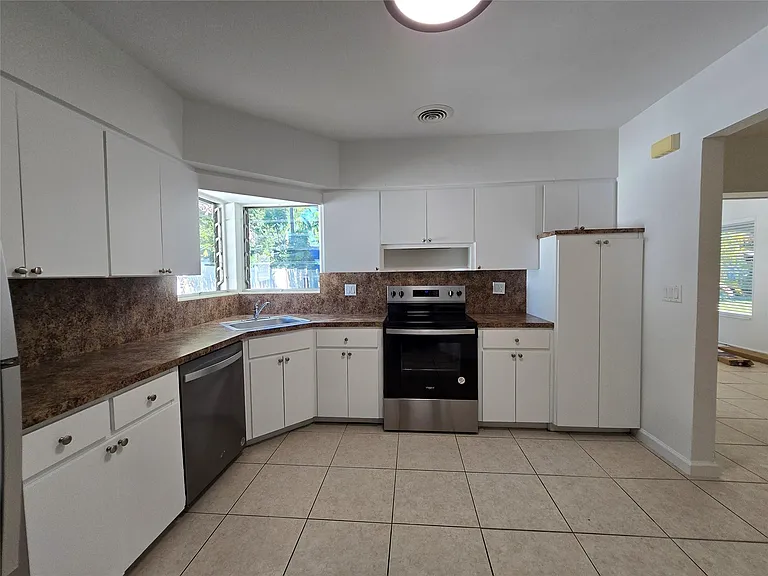 1524 NE 5th Ave — Photo 22