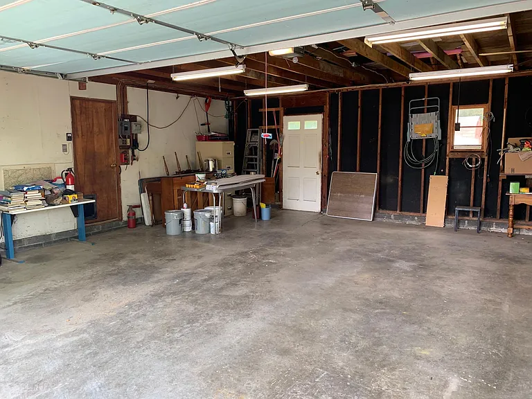 145 Miller St — Photo 24