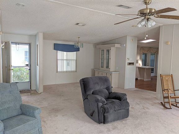 3rd image of 370 Lake Erie Ln