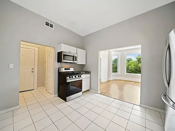3129-3131 W Augusta Blvd #3131-2F, Chicago, IL 60622